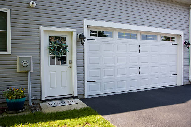 24/7 Emergency Garage Door Panel Replacement experts in Amboy, IL